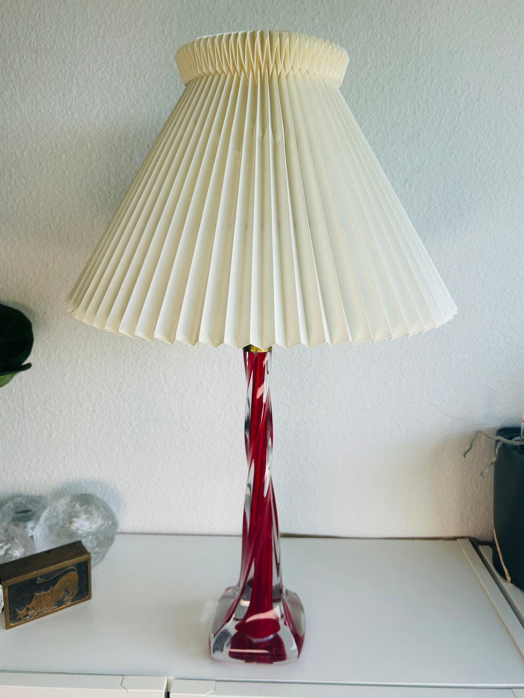 Murano vintage rød twisted glasbordlampe med LE KLINT 1/23 skærm – 62 cm - billede 12