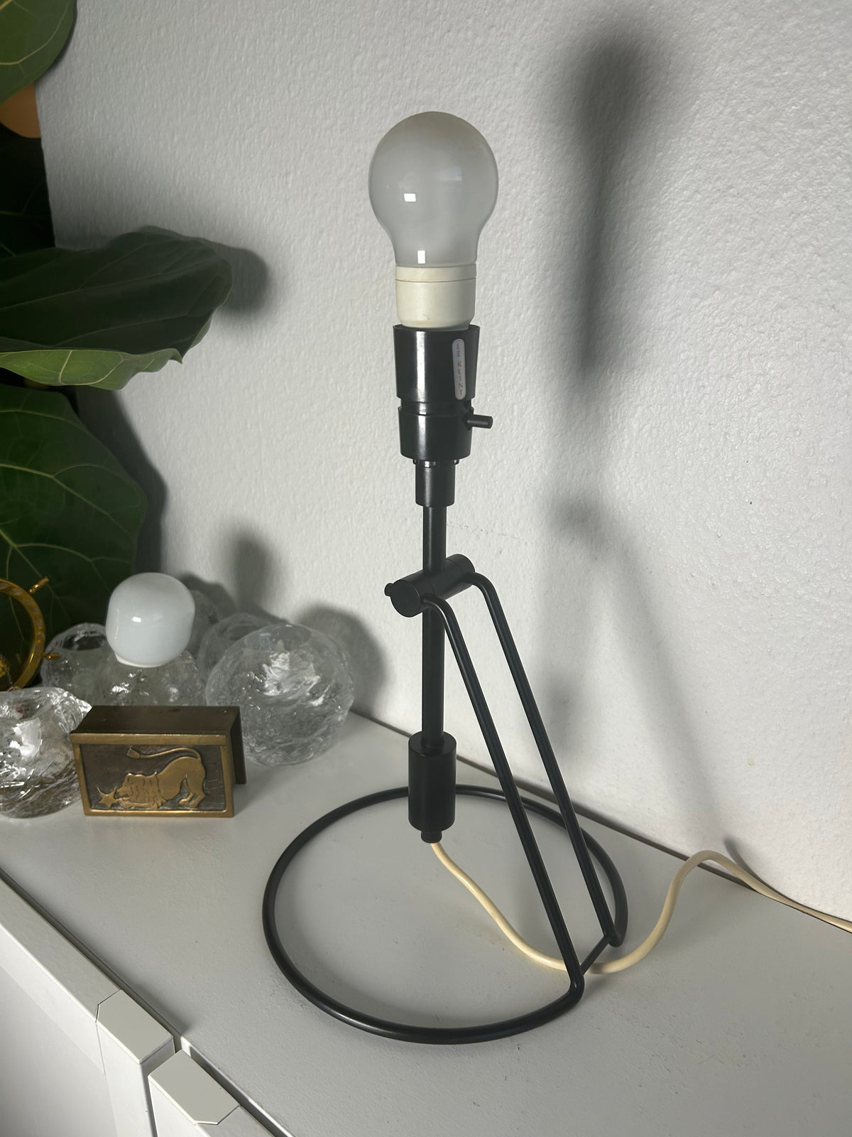 LE KLINT 305 bordlampe i sortlakeret metal med LE KLINT 2/21 skærm – 45 cm - billede 12