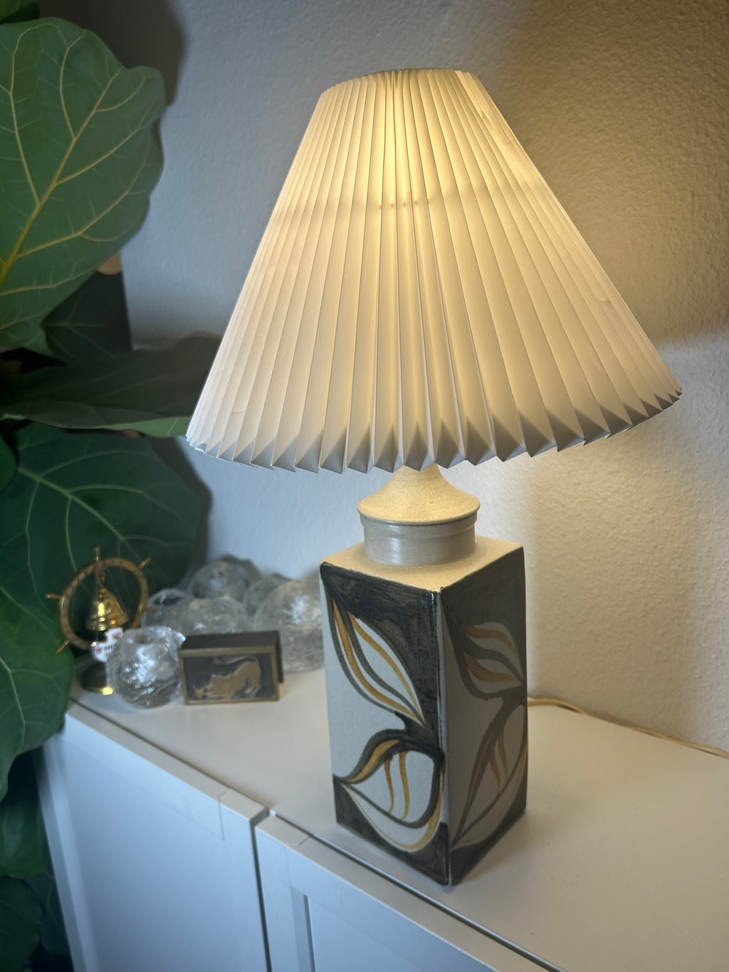 Kähler stentøjsbordlampe med LE KLINT 2/23 skærm – 52 cm - billede 2