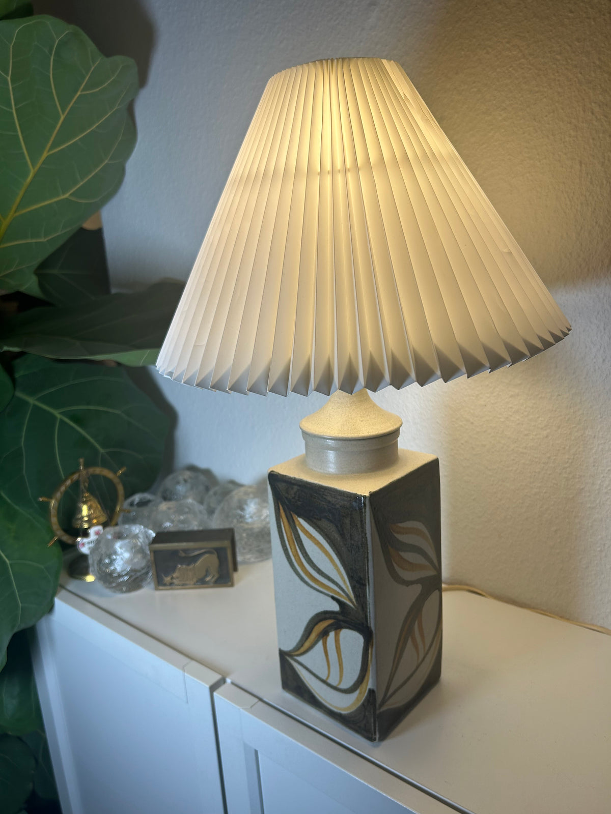 Kähler stentøjsbordlampe med LE KLINT 2/23 skærm – 52 cm - billede 2