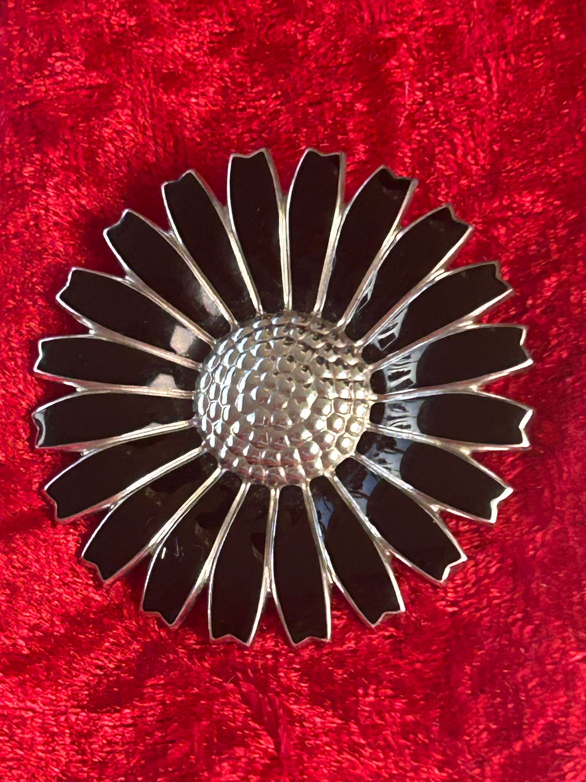 Georg Jensen Daisy Brooch – Black Enamel – 925 Sterling Silver – Ø 43 mm