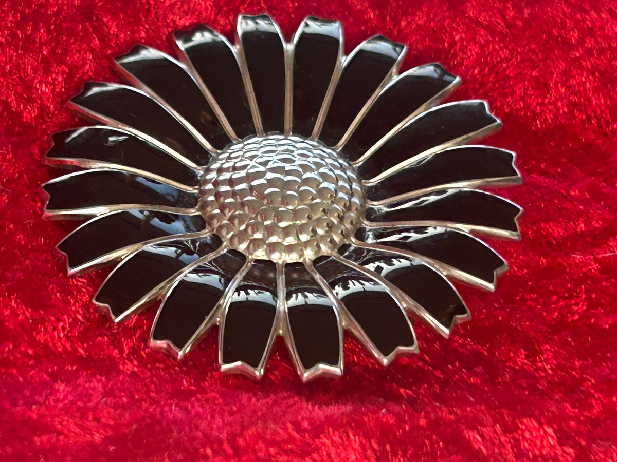Georg Jensen Daisy Brooch – Black Enamel – 925 Sterling Silver – Ø 43 mm