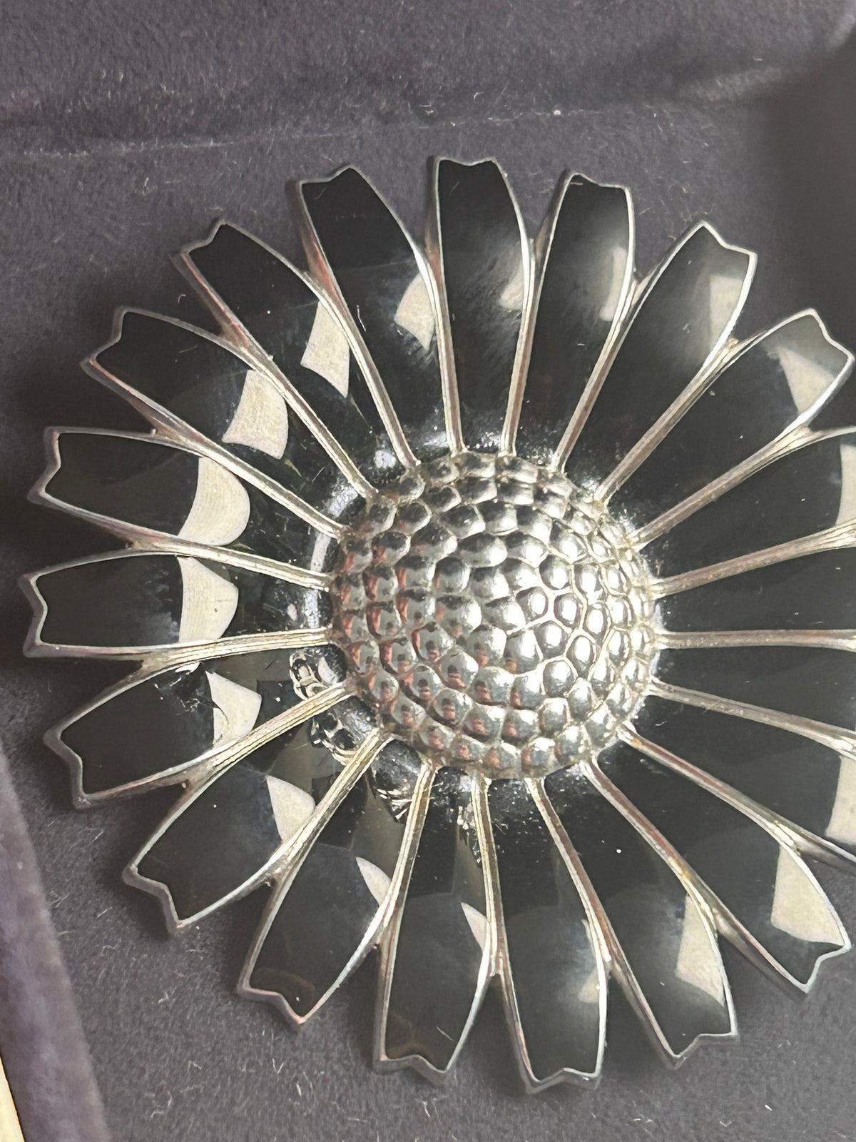 Georg Jensen Daisy Brooch – Black Enamel – 925 Sterling Silver – Ø 43 mm