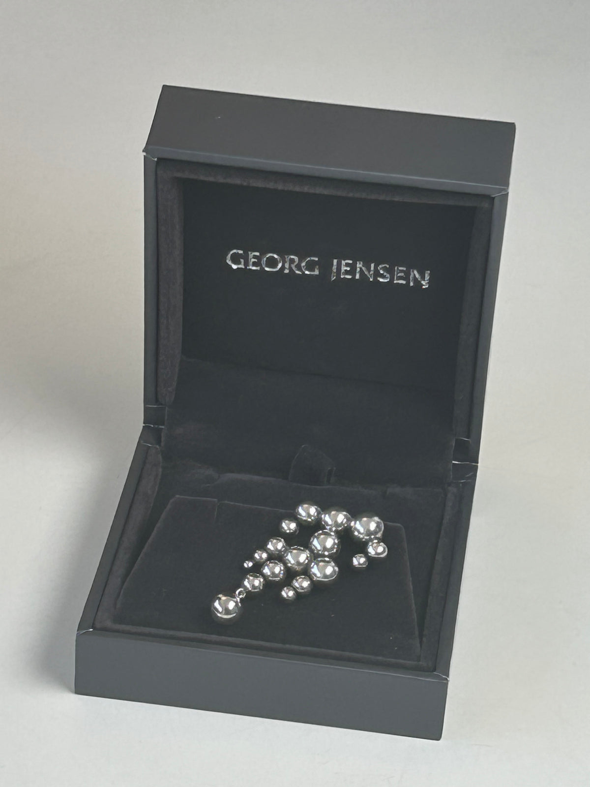 1 stk. Georg Jensen Moonlight Grapes Large Chandelier ørering – sterling sølv – ca. 37 mm