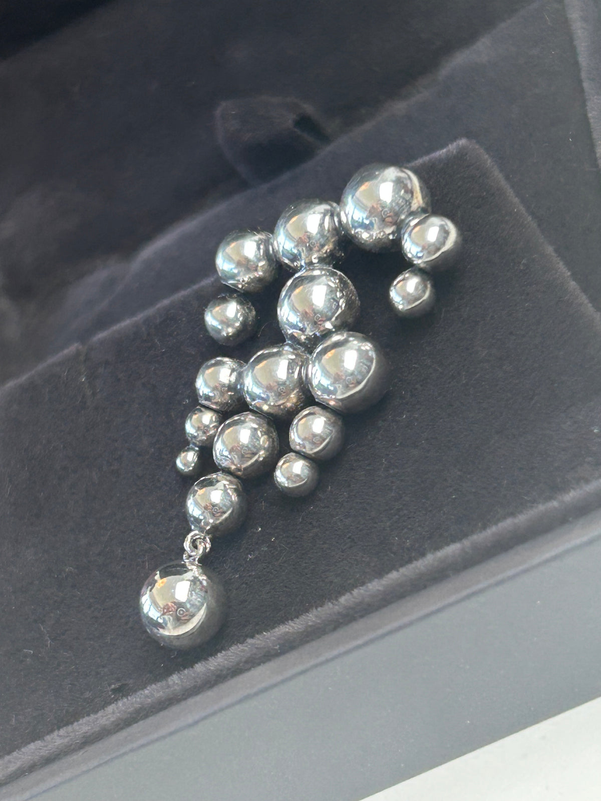 1 stk. Georg Jensen Moonlight Grapes Large Chandelier ørering – sterling sølv – ca. 37 mm