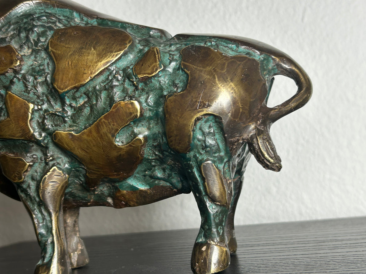Patineret bronzeskulptur af tyr – skulpturel mosaik-effekt og højglansdetaljer – 25 cm / 2,4 kg - billede 9