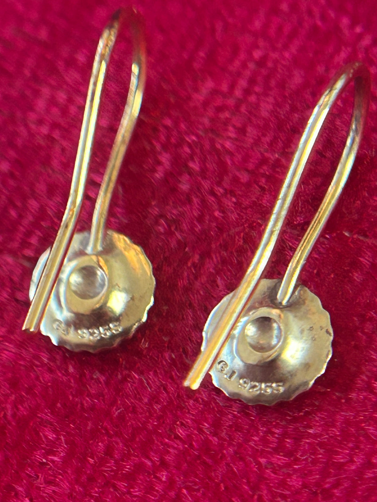Georg Jensen Daisy / Marguerit ørehængere – 7 mm – forgyldt 925 sølv &amp; hvid emalje