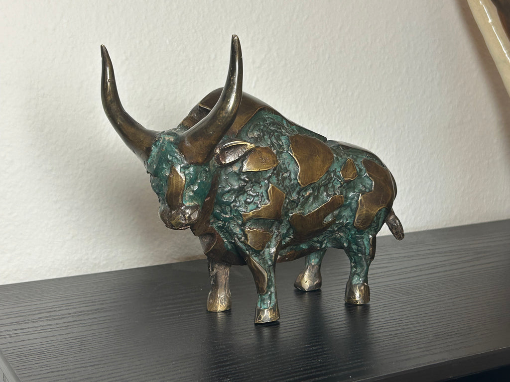Patineret bronzeskulptur af tyr – skulpturel mosaik-effekt og højglansdetaljer – 25 cm / 2,4 kg - billede 10