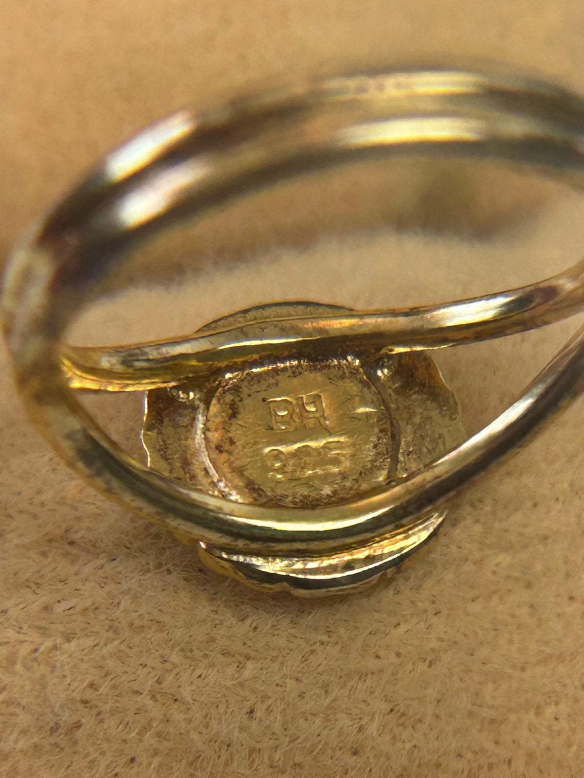 Bernhard Hertz Marguerit / Daisy ring – forgyldt 925 sølv &amp; hvid emalje – str. 50