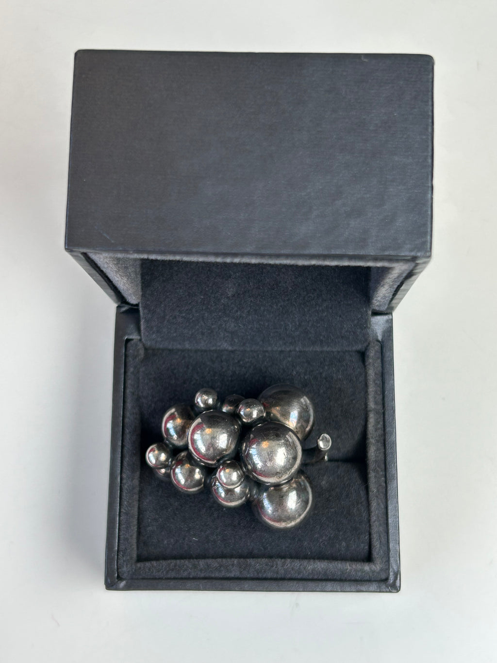 Georg Jensen Moonlight Grapes stor ring – oxideret sterlingsølv – str. 53,5 – original æske