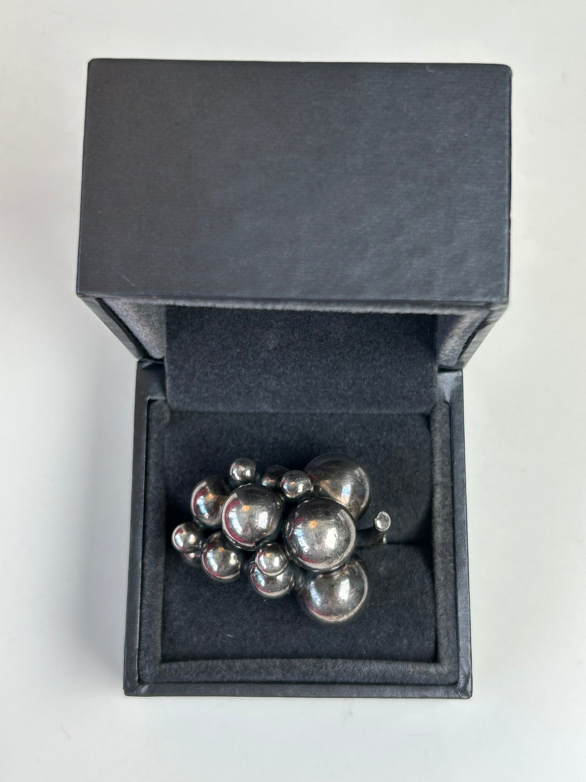 Georg Jensen Moonlight Grapes stor ring – oxideret sterlingsølv – str. 53,5 – original æske