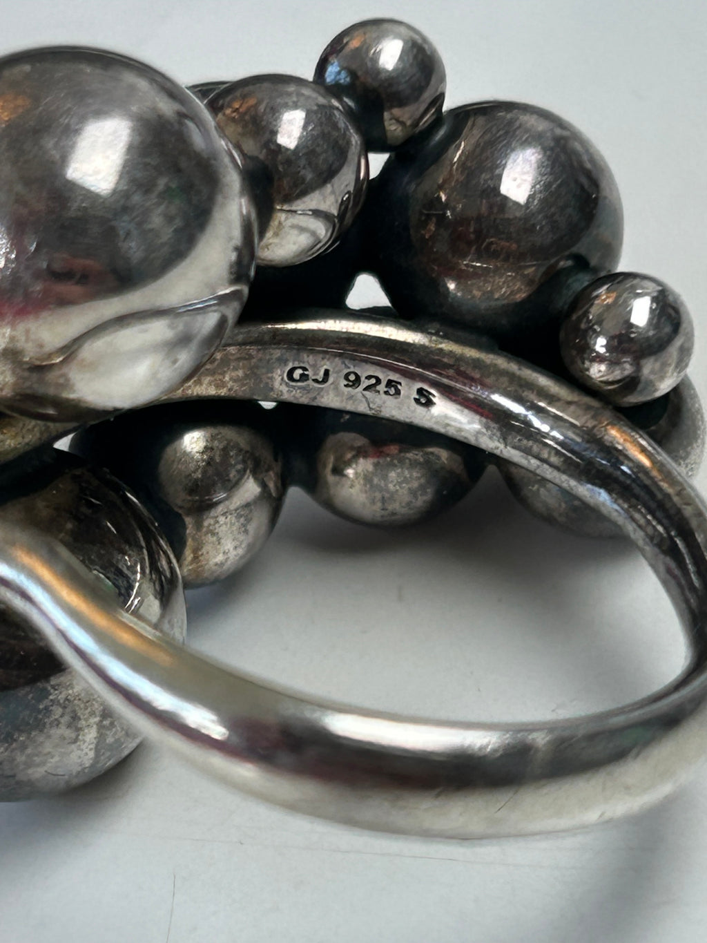 Georg Jensen Moonlight Grapes stor ring – oxideret sterlingsølv – str. 53,5 – original æske