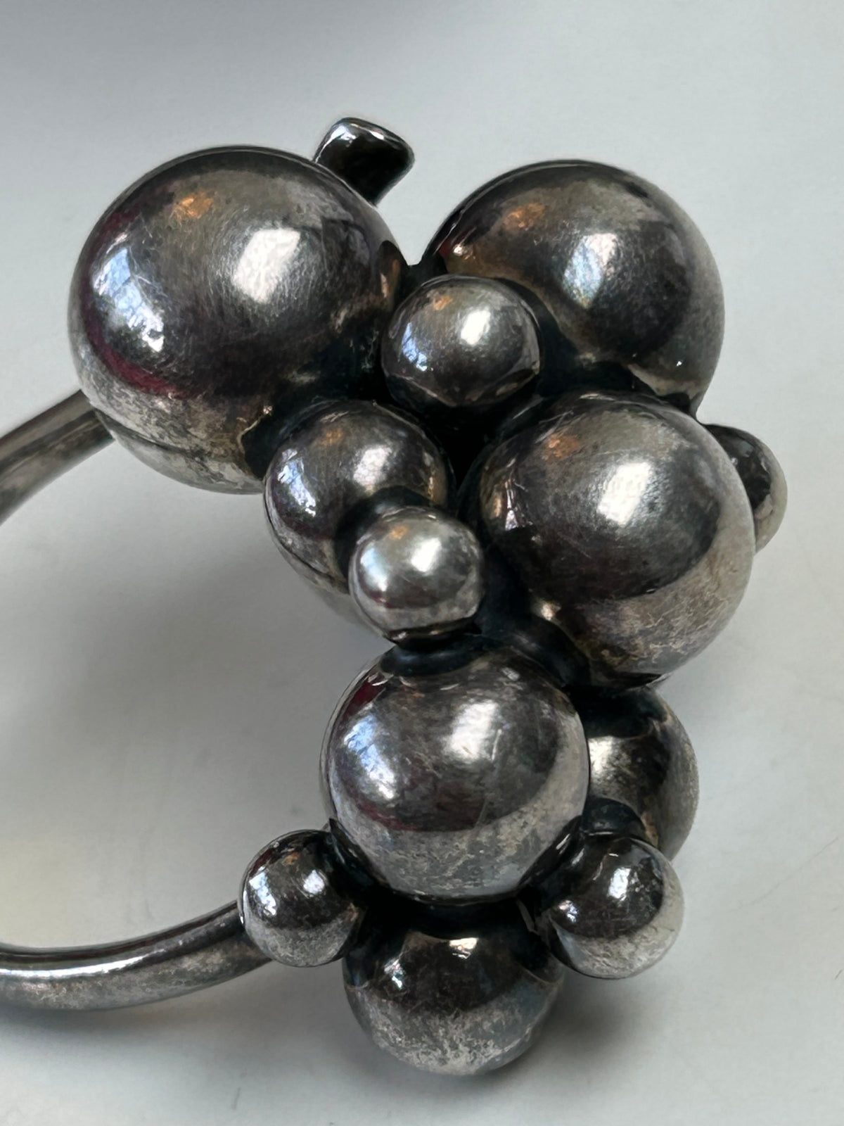 Georg Jensen Moonlight Grapes stor ring – oxideret sterlingsølv – str. 53,5 – original æske