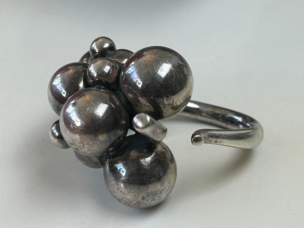 Georg Jensen Moonlight Grapes stor ring – oxideret sterlingsølv – str. 53,5 – original æske