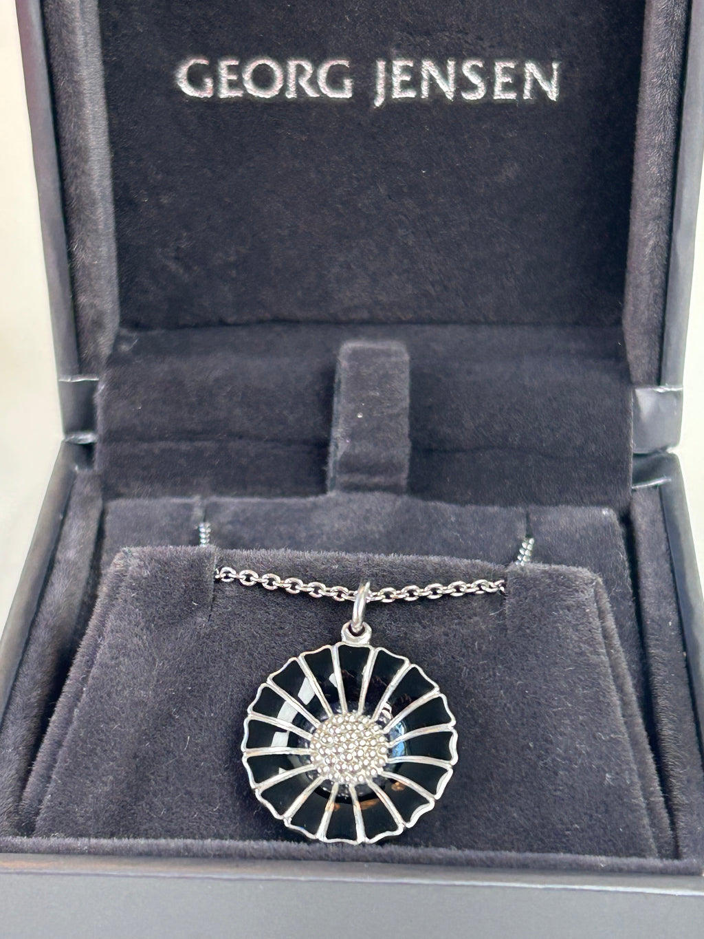 Georg Jensen Daisy halskæde – 18 mm – 925S sølv &amp; sort emalje – 45 cm – original æske