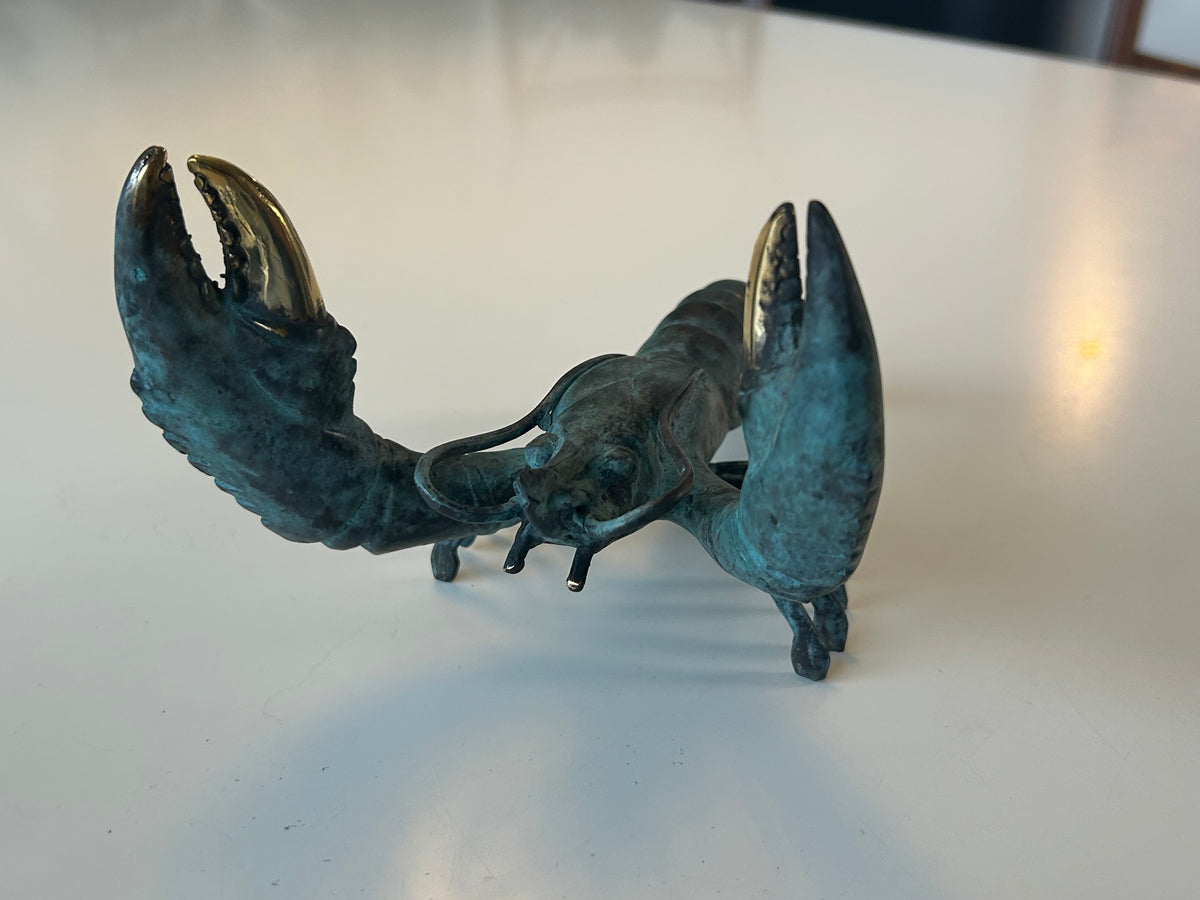 Patineret hummerskulptur i kobber med guldfarvede detaljer – 19 cm - billede 3