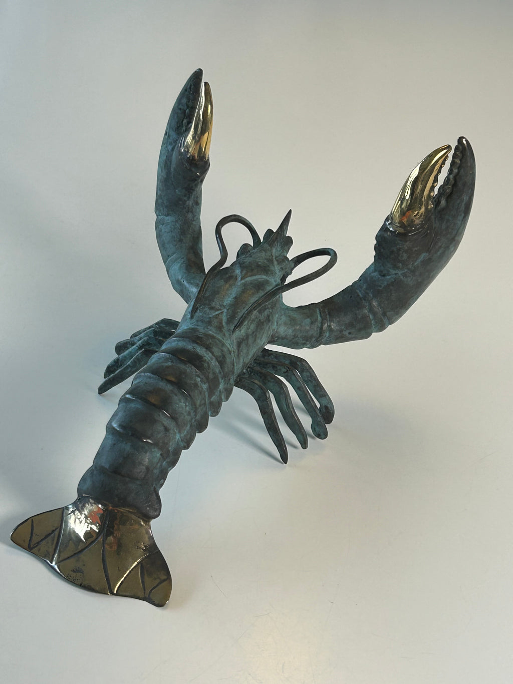 Patineret hummerskulptur i kobber med guldfarvede detaljer – 19 cm - billede 15
