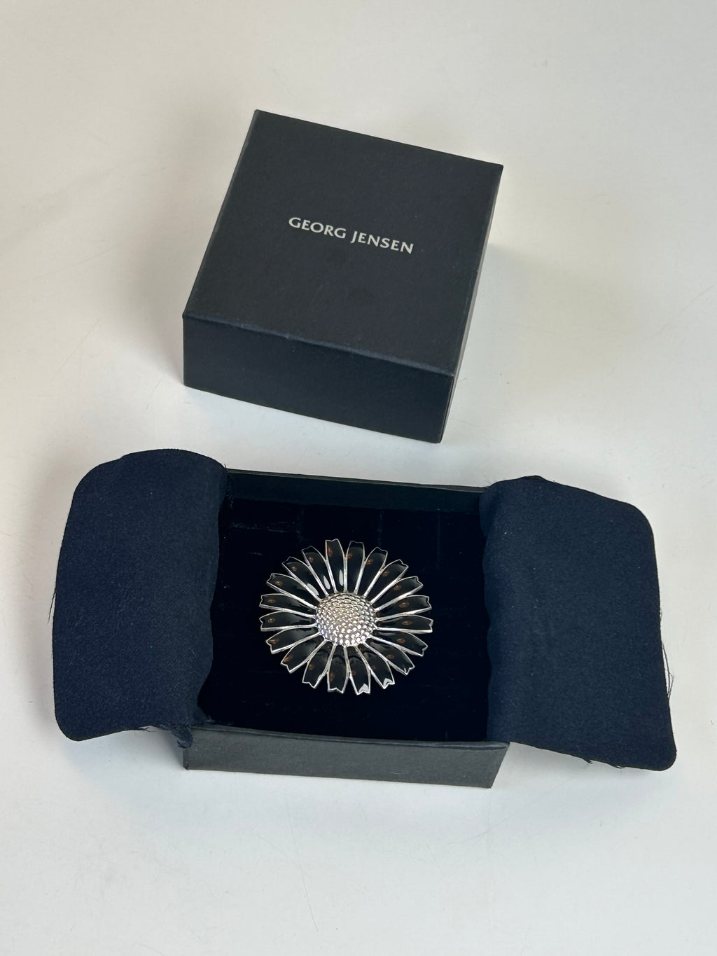 Georg Jensen Daisy hårelastik – 925S sterlingsølv &amp; sort emalje – Ø 43 mm – original æske