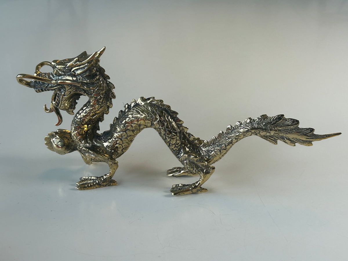 Vintage-inspireret kinesisk dragefigur i kobber – skulpturel dekoration med perle – 27 cm - billede 1