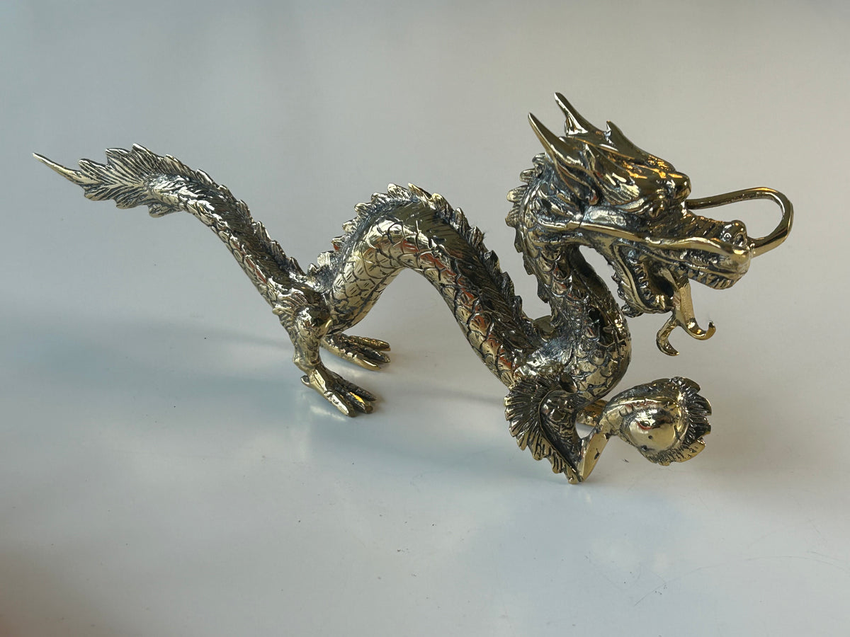 Vintage-inspireret kinesisk dragefigur i kobber – skulpturel dekoration med perle – 27 cm - billede 7