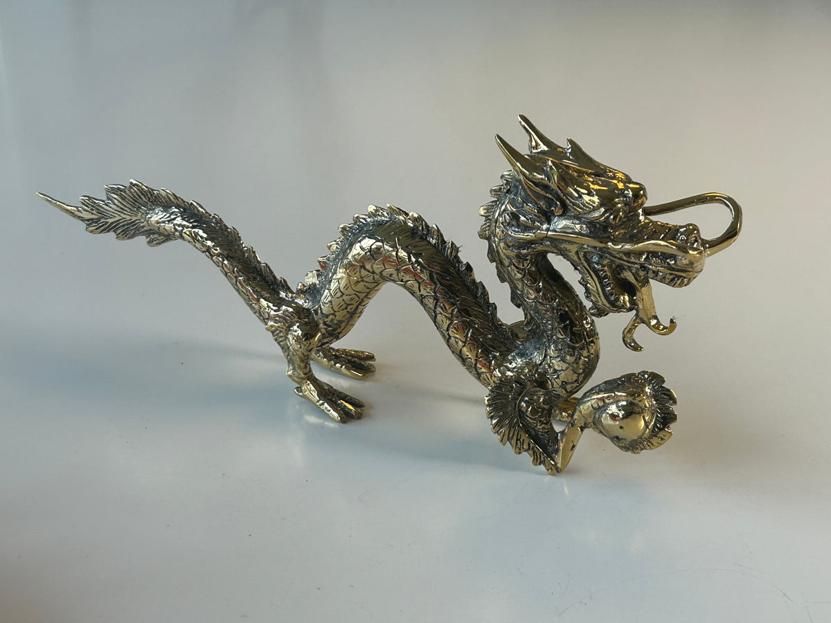 Vintage-inspireret kinesisk dragefigur i kobber – skulpturel dekoration med perle – 27 cm - billede 15