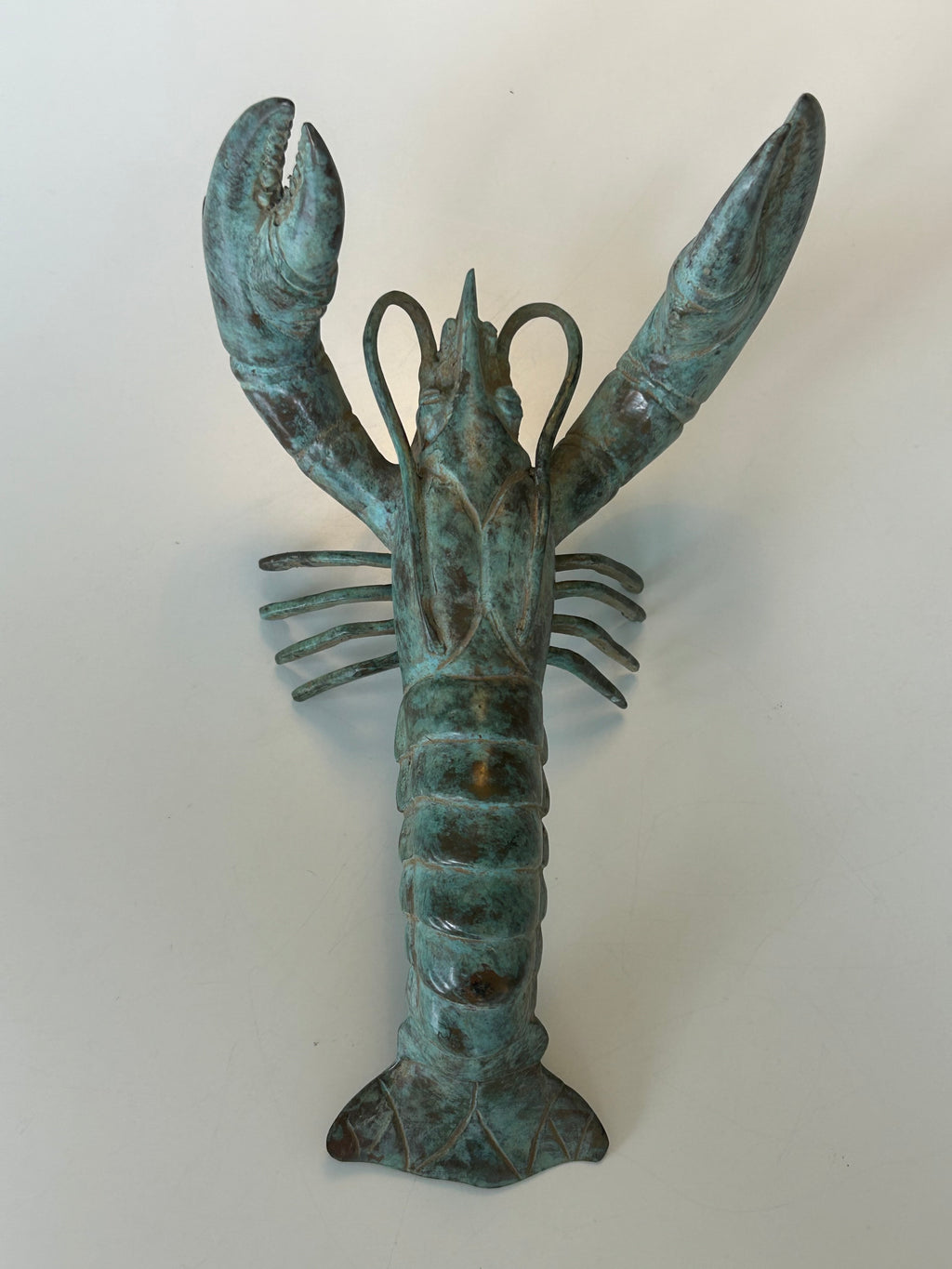Patineret bronzeskulptur af hummer – levende grøn/blå irring og markante kløer – 20 cm - billede 17