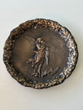 Vintage bronze vægrelief – fe med børn og blomsterbort – Ø15 cm - billede 1