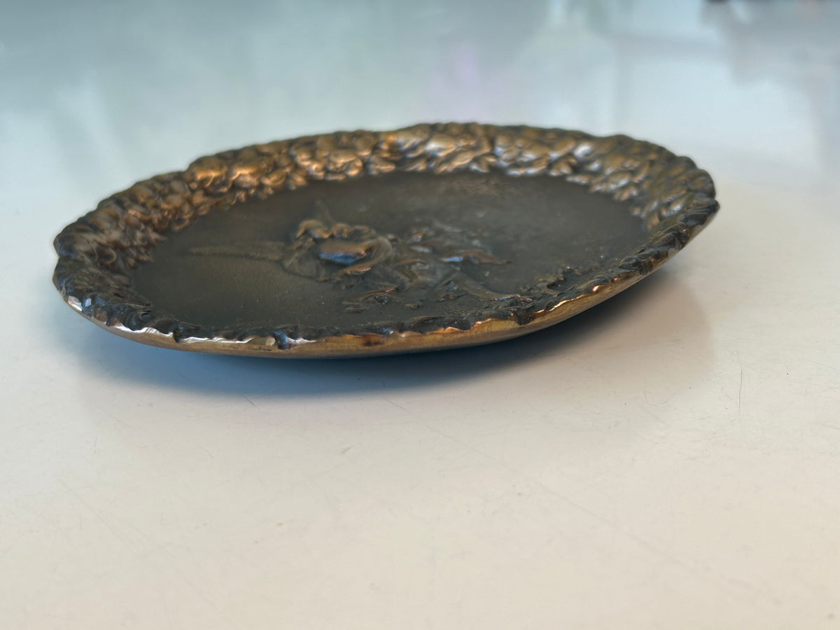 Vintage bronze vægrelief – fe med børn og blomsterbort – Ø15 cm - billede 2