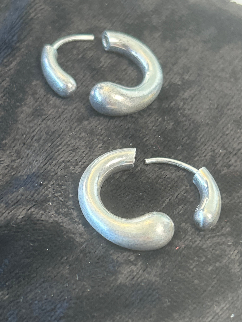 Georg Jensen Mercy hoopøreringe i sterlingsølv – 634D