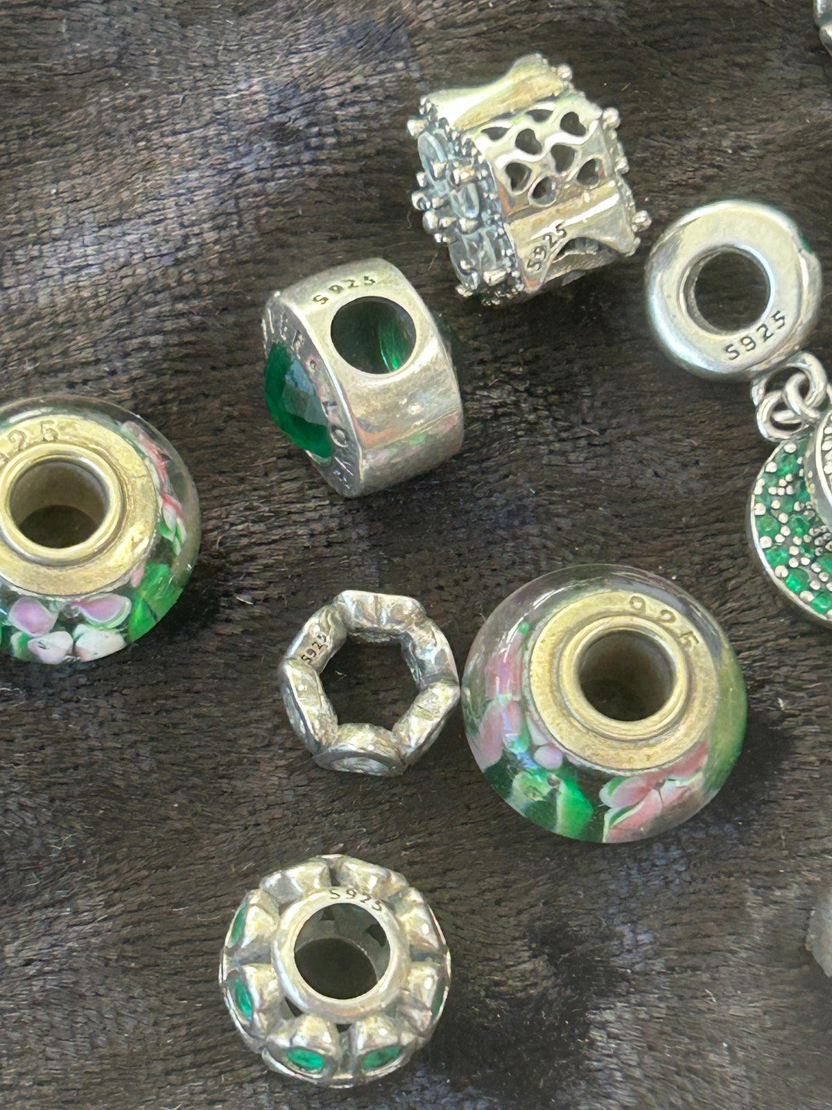 Pandora sølvarmbånd med 15 charms – ALE 925