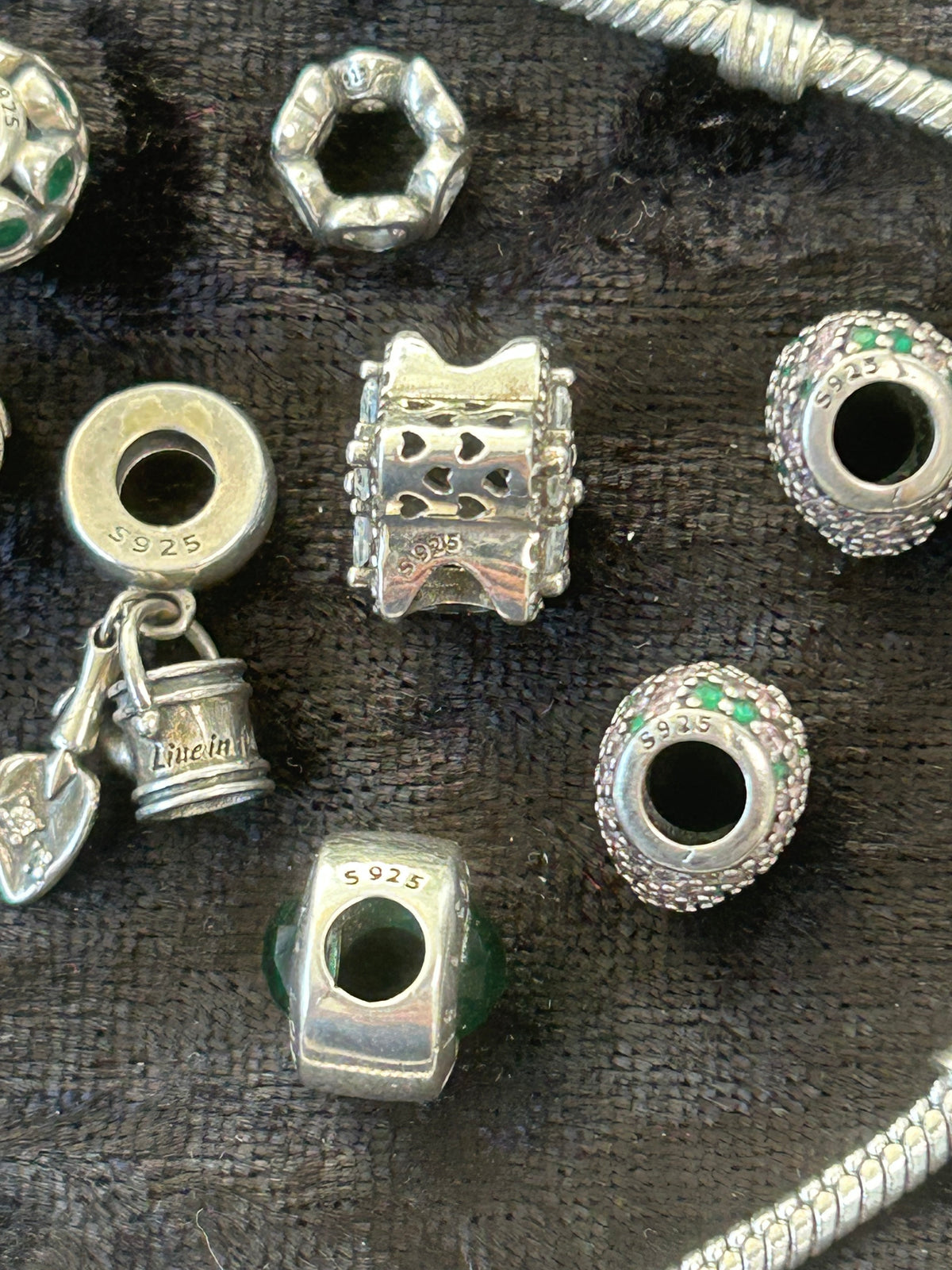 Pandora sølvarmbånd med 15 charms – ALE 925