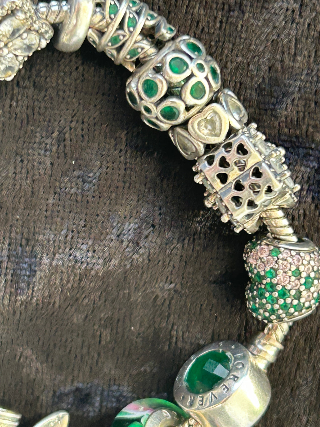 Pandora sølvarmbånd med 15 charms – ALE 925