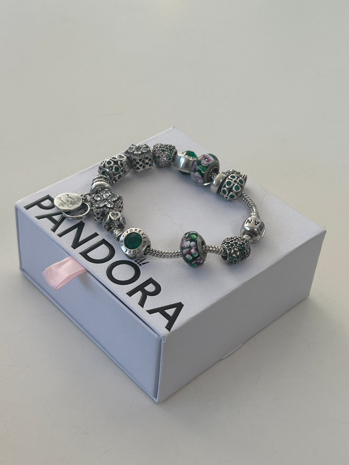 Pandora sølvarmbånd med 15 charms – ALE 925