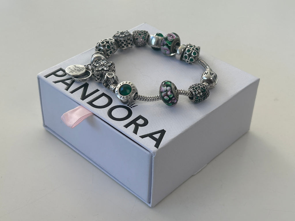 Pandora sølvarmbånd med 15 charms – ALE 925