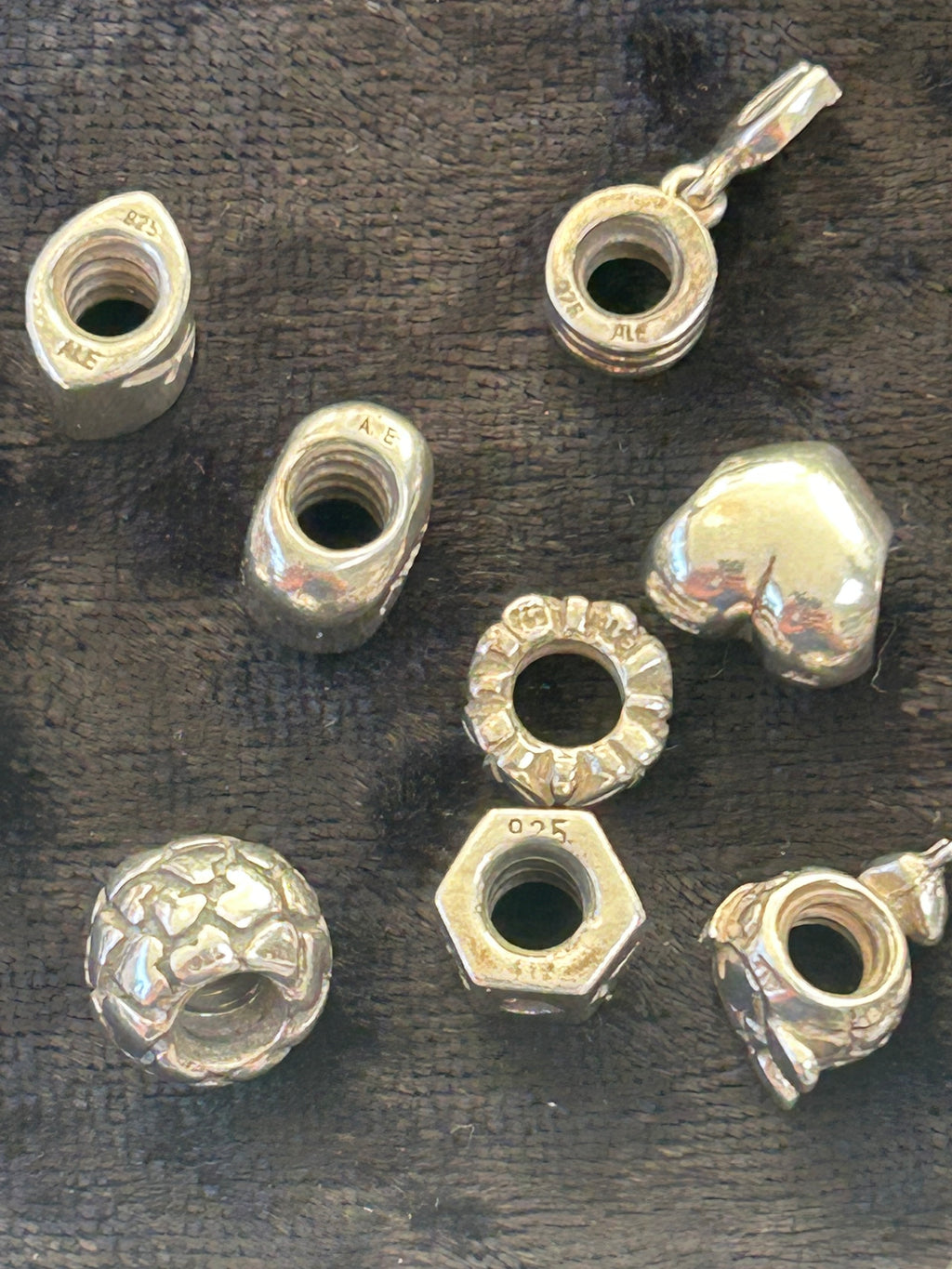 Pandora sølvarmbånd med 10 charms – ALE 925