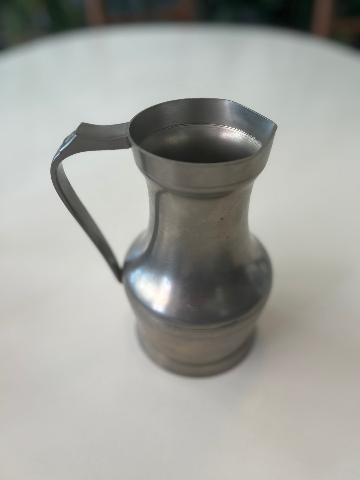 Ældre A.P.G.-stemplet kande i tin/pewter – GEVLOT – 19 cm - billede 3