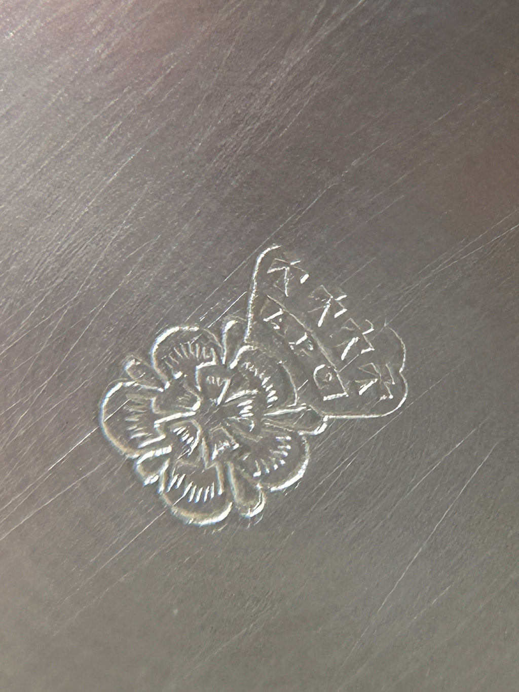 Ældre A.P.G.-stemplet kande i tin/pewter – GEVLOT – 19 cm - billede 11