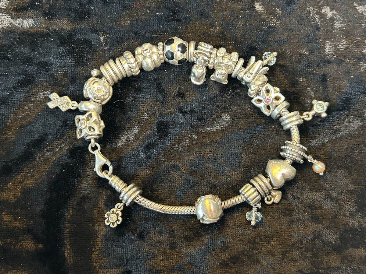 Pandora sølvarmbånd med 25 charms – ALE 925, 68 g