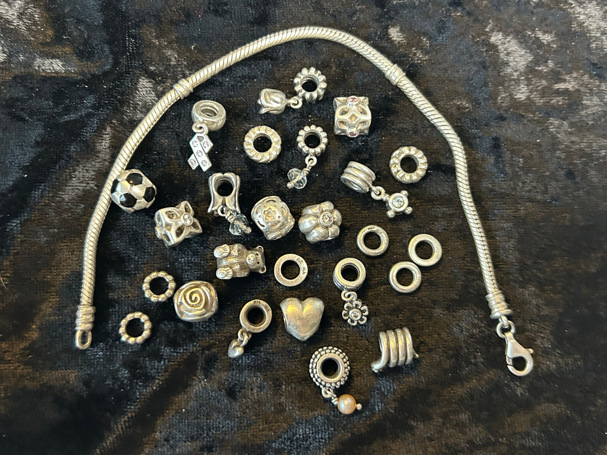 Pandora sølvarmbånd med 25 charms – ALE 925, 68 g