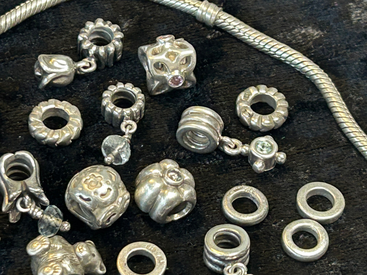 Pandora sølvarmbånd med 25 charms – ALE 925, 68 g