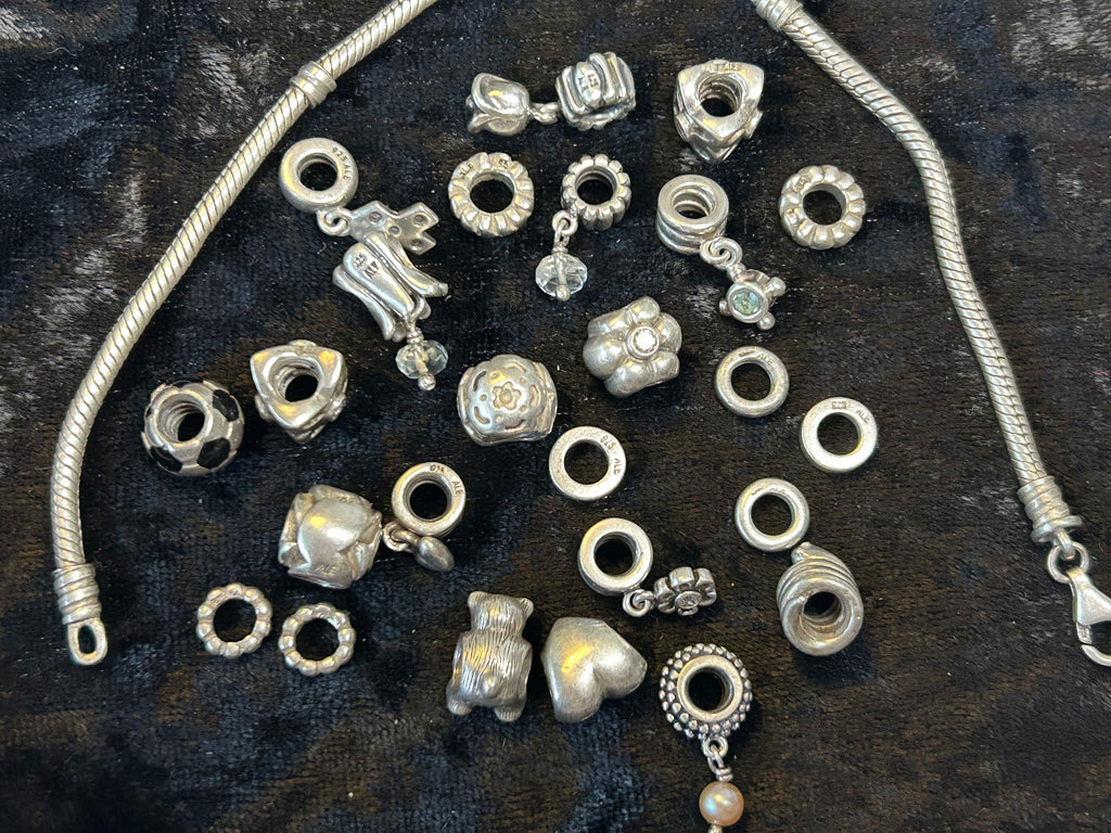 Pandora sølvarmbånd med 25 charms – ALE 925, 68 g