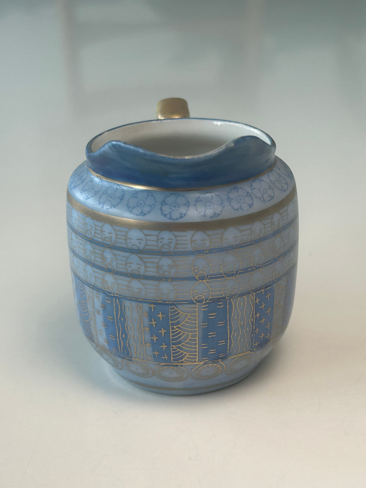Vintage japansk flødekande i Satsuma-stil – lyseblå og guld – 7,5 cm - billede 5