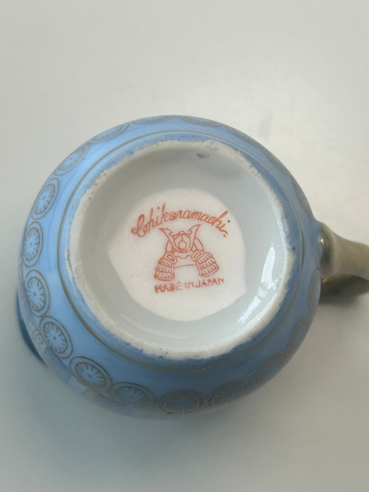 Vintage japansk flødekande i Satsuma-stil – lyseblå og guld – 7,5 cm - billede 6