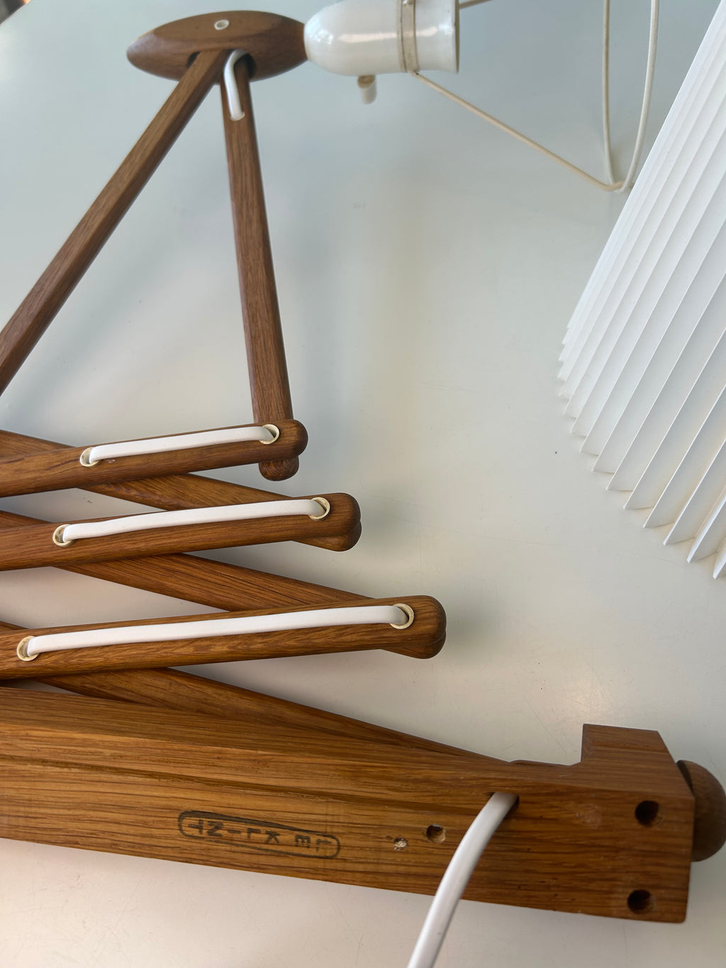 Le Klint Sax model 332/234 væglampe – røget eg – skærm 2/25 - billede 5
